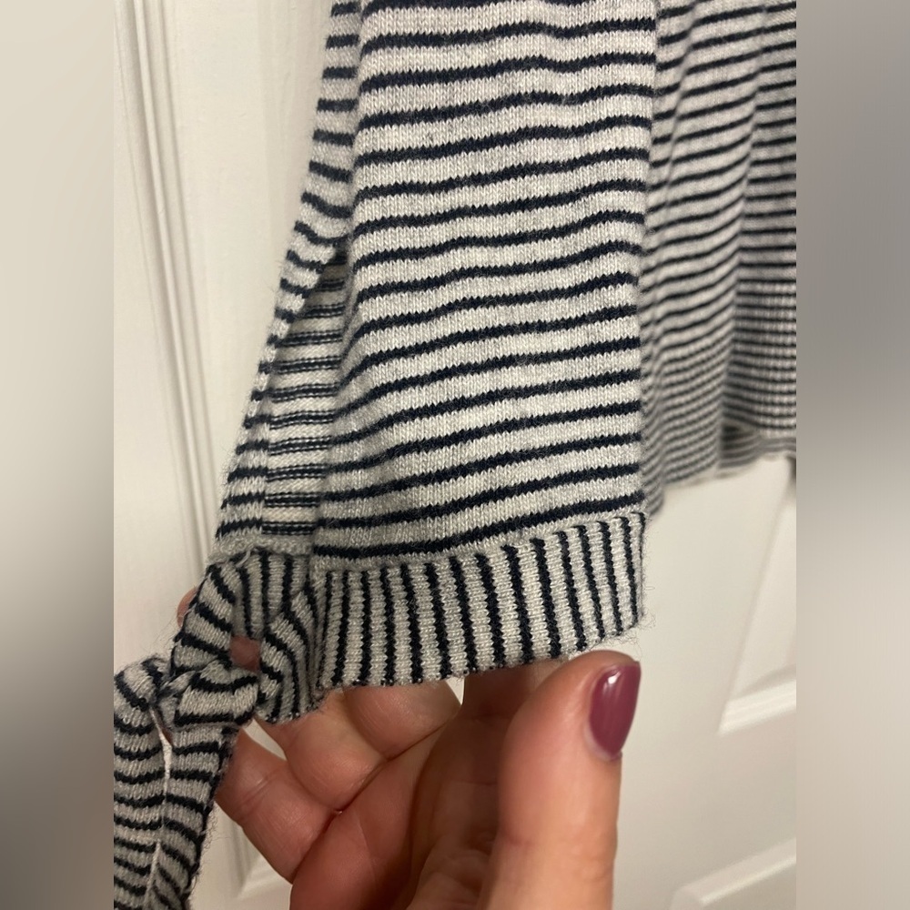 Ann Taylor LOFT Wool blend Tie Long Sleeved Top Grey/black stripes Size M - Picture 3 of 5